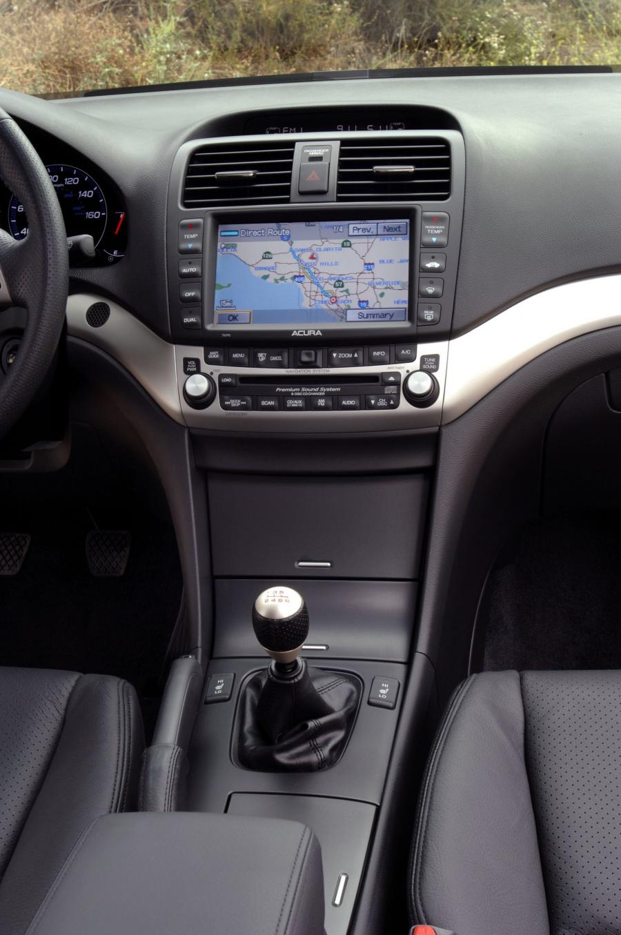 Детали интерьера Acura TSX 2006 года  (фото 22 из 37)